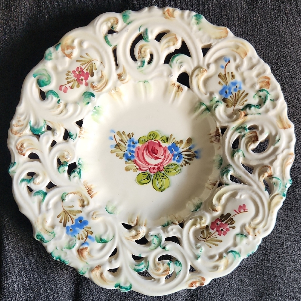 Floral Decorative Plate with Intricate Cutouts